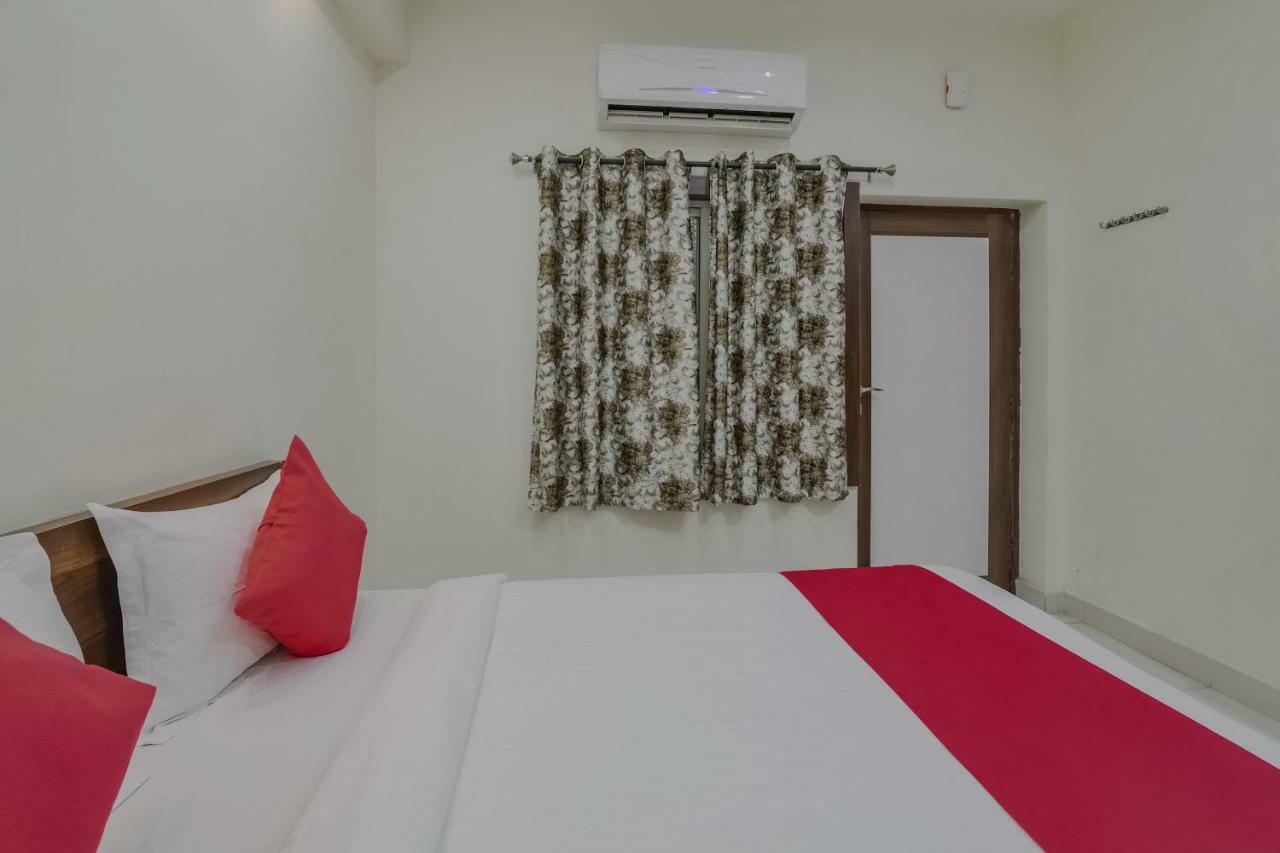 Neema Residency Hotel Anantapur Kültér fotó