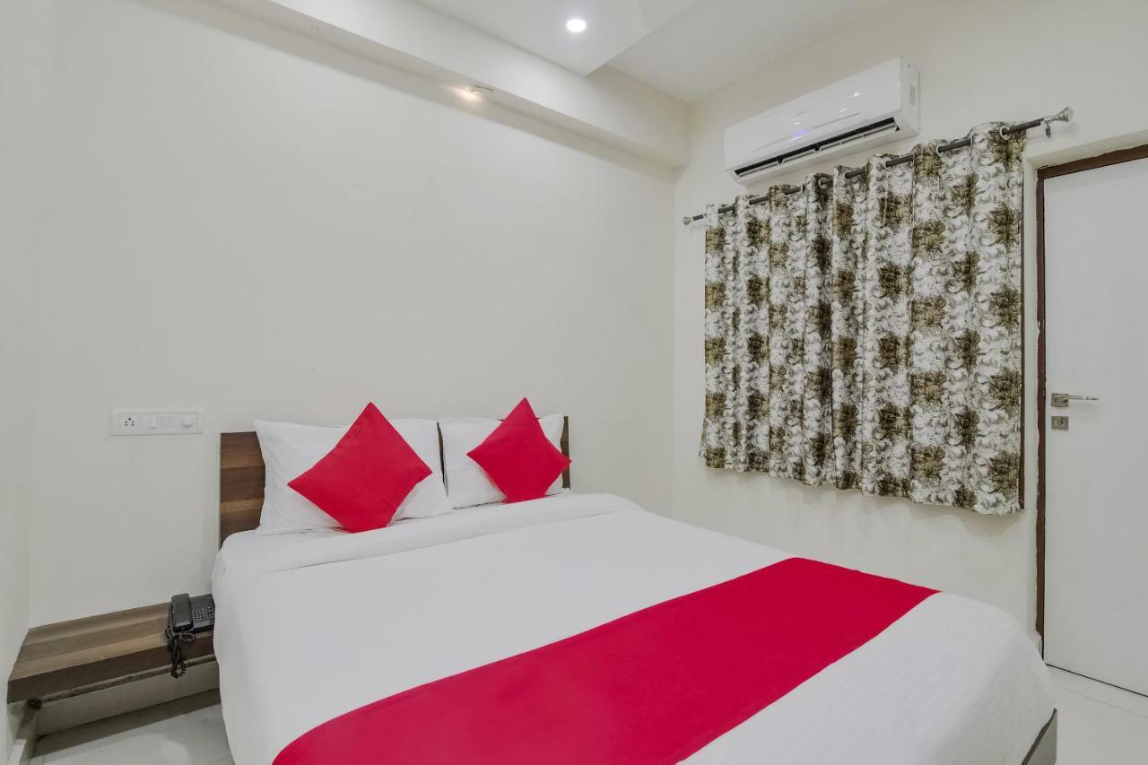 Neema Residency Hotel Anantapur Kültér fotó